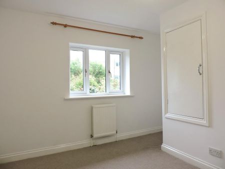2 bedroom semi-detached house to rent - Photo 5