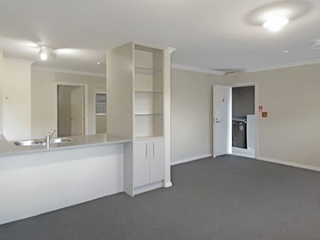 Spacious 2-Bedroom Unit in Onehunga - Photo 5
