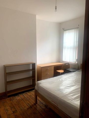 6 Rugby Avenue, Belfast, BT7 1RG - Photo 2