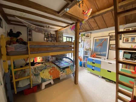 4 bedroom end of terrace house to rent - Photo 5