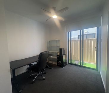 Modern 2-Bedroom Townhouse In Munno Para! - Photo 2