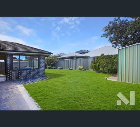 3 Sandy Bay Avenue, Haywards Bay, NSW 2530 - Photo 2