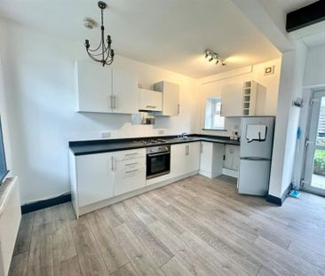 2 Bedroom Terraced To Let - Photo 2