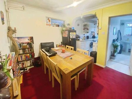 Sutton Road, Kidderminster, DY11 - Photo 2