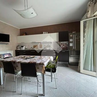 Trilocale in affitto - Photo 1