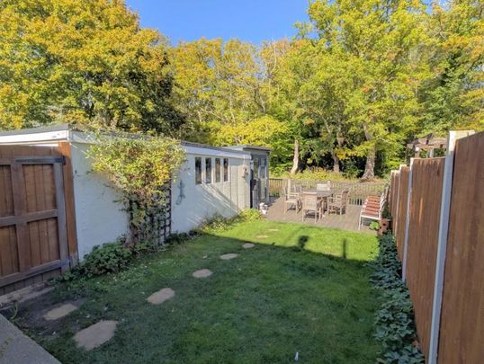 3 bedroom end of terrace house to rent - Photo 1