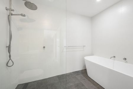 Modern Family Home with Studio - Photo 3