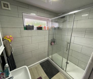 4 bedroom terraced house to rent - Photo 5