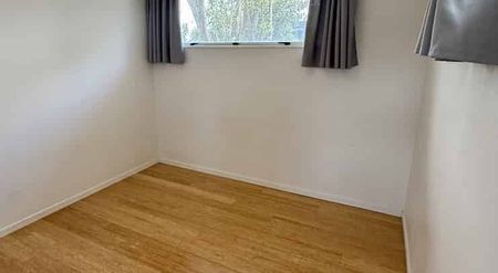 3 bedroom townhouse with 1 bathroom - Photo 2