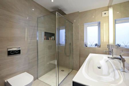 4 Bedroom House To Let - Photo 4