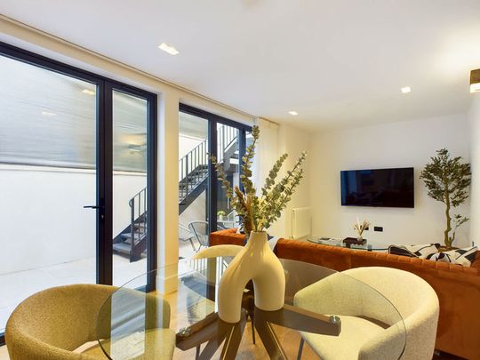 Malvern Mews - Photo 1