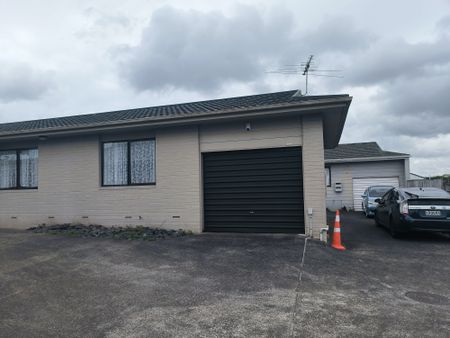 34A Grassways Ave Pakuranga - Photo 2