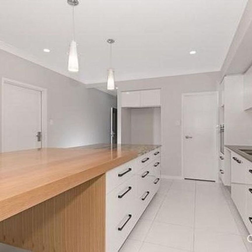 6B Bayswater Terrace, 4812, Hyde Park Qld - Photo 1