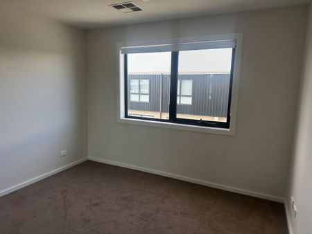 Contemporary Living in the Heart of Throsby - Photo 3