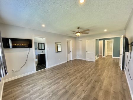 For Lease - 241 Emms Drive Unit# Upper, Barrie, Ontario - Photo 3