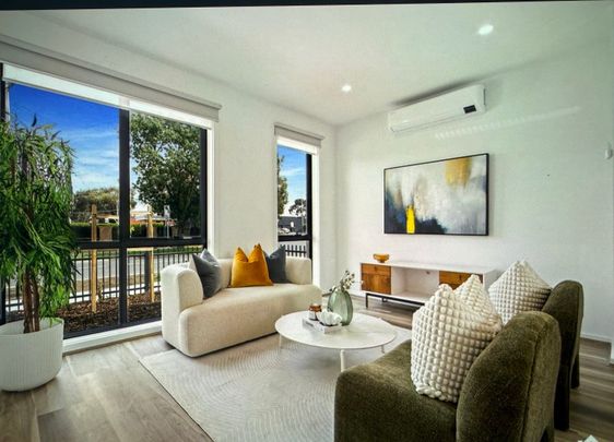 Avondale Heights - Photo 1