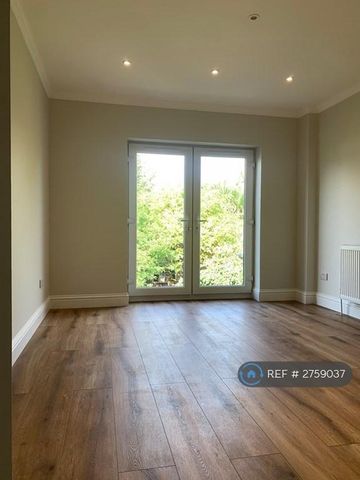 1 bedroom in a house share to rent - Photo 3