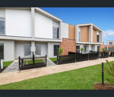 Practical, modern 4-bedroom living! - Photo 6