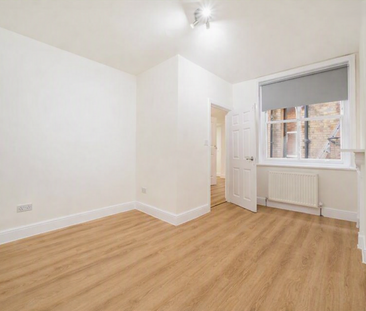 3 bedroom flat to rent - Photo 4