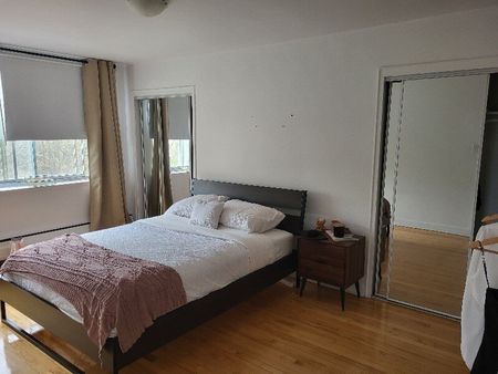 3635 avenue Ridgewood, Spacious 2-Bedroom Apartment for Rent - Photo 3