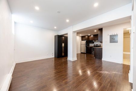 Appartement à louer - Montréal (Côte-des-Neiges/Notre-Dame-de-Grâce) (Côte-des-Neiges) Appartement à louer - Montréal (Côte-des-Neiges/Notre-Dame-de-Grâce) (Côte-des-Neiges) - Photo 4