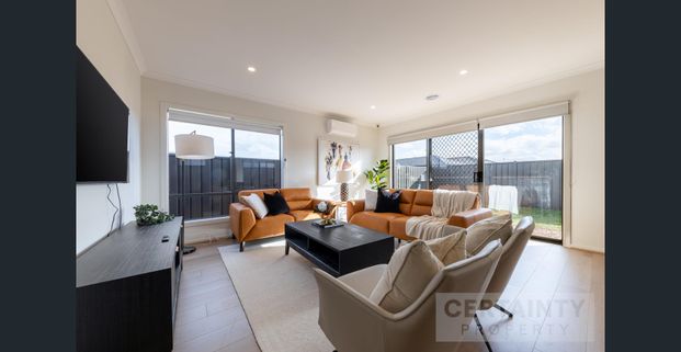 Elegant New Co-Living Home – Last Room Available! - Photo 1