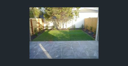 2/32 Myrtle Grove, Altona, Vic 3018 - Photo 2