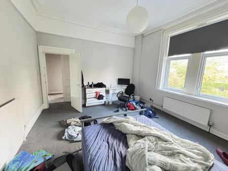 4 bedroom flat to rent - Photo 5