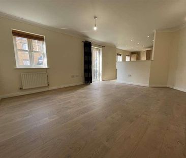 Recently Renovated Bedroom Bathroom Ground Floor Apartment - Mill H... - Photo 1