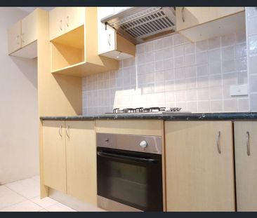 Spacious 3-Bedroom Unit in Prime Location – Walk to Train Station &... - Photo 1