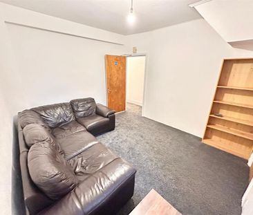 3 bedroom terraced house to rent - Photo 2