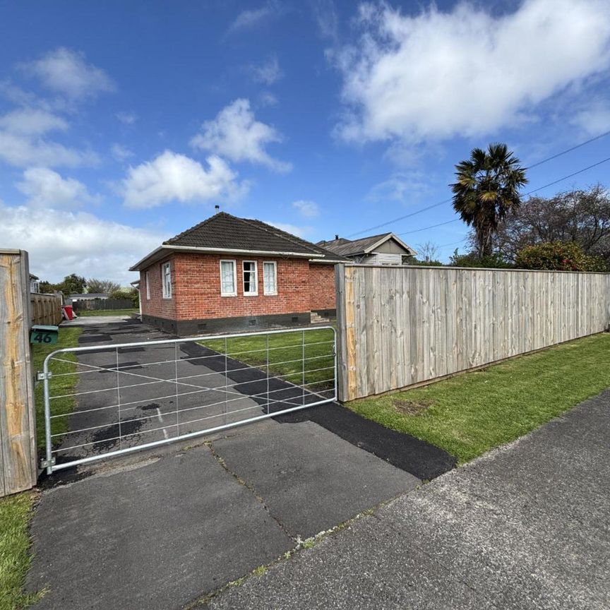 Modern living in Whanganui East - Photo 1