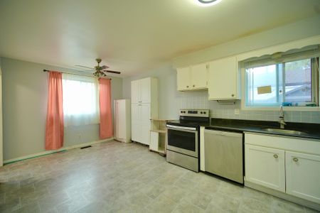 For Lease - 176 Culver Crescent Unit# Main Fl, London East, Ontario - Photo 3