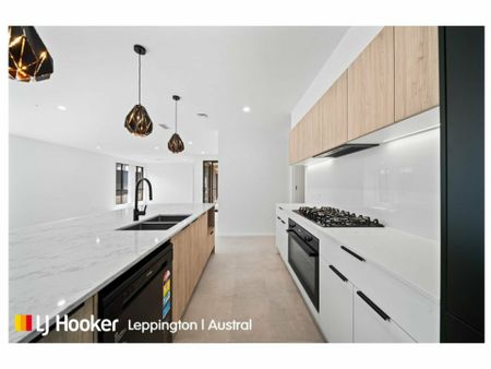 Luxury Family Living with Sophisticated Designer Finishes - Photo 5