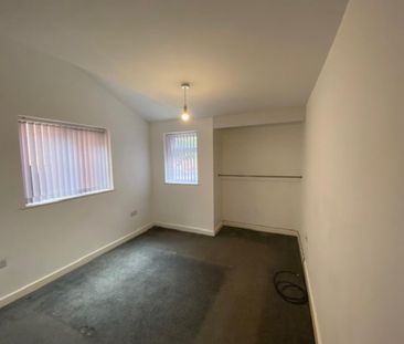 3 bedroom semi-detached bungalow to rent - Photo 3