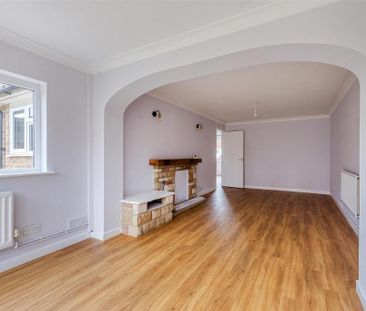2 bedroom semi-detached bungalow to rent - Photo 6
