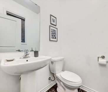 For Lease - 35 Peter Hogg Court, Whitby, Ontario - Photo 4