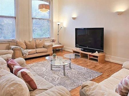 3 bedroom flat to rent - Photo 4