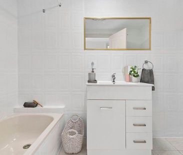 17 Alice Street, Yarraville VIC 3013 - House For Rent | Domain - Photo 6