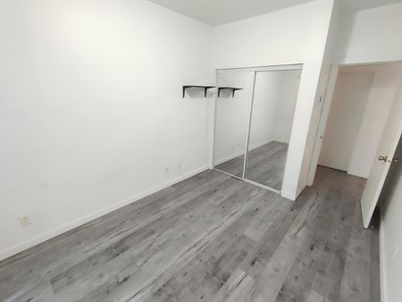 Park Avenue. One Bedroom Close to King George Skytrain Station - Photo 3