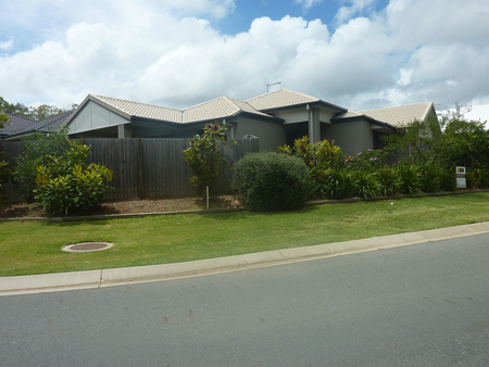 19 Riley Peter Place, Cleveland QLD 4163 - House For Rent | Domain - Photo 5
