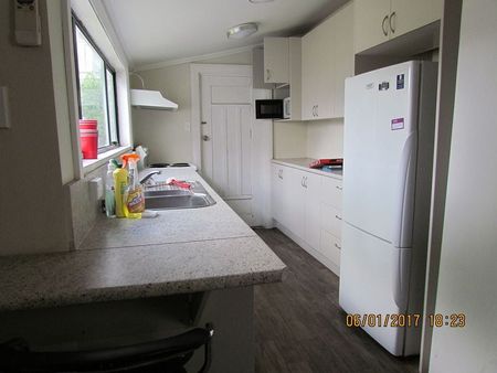 3 BEDROOM HOUSE ON CAMPUS, close to town, for 2025 - Photo 2