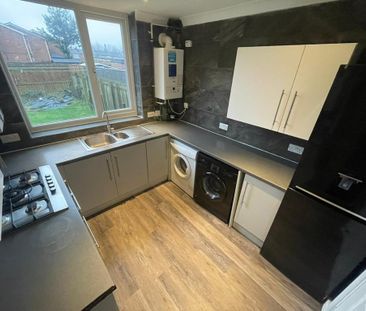 3 bedroom terraced house to rent - Photo 3