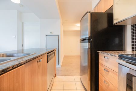 For Lease - 37 Grosvenor Street Unit# 1602, Toronto, Ontario - Photo 3