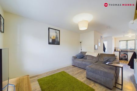 2 bedroom terraced house to rent - Photo 2