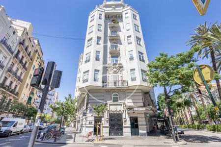 Flat for rent with views in Gran Vía (Valencia) - Photo 4