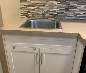 Executive Rancher for Rent (Bonus Room Upstairs) – Available SEPTEM... - Photo 5
