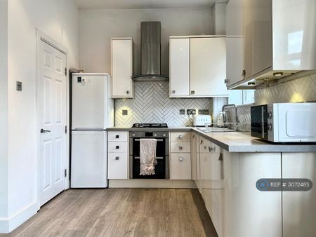 2 bedroom semi-detached house to rent - Photo 4