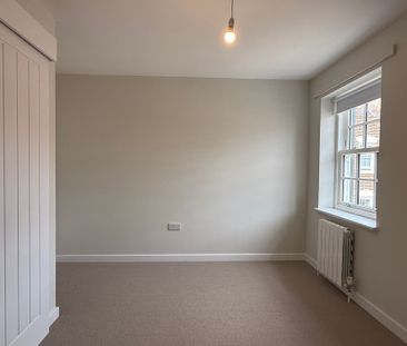 The Crescent, Taunton - Photo 4