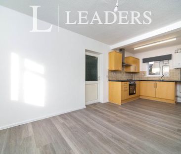 3 bedroom semi-detached house to rent - Photo 6